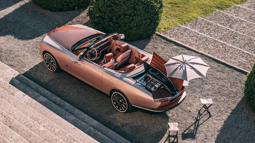 Rolls-Royce Boat Tail có cả một chiếc ô và 2 ghế Rolls-Royce Boat Tail có cả một chiếc ô và 2 ghế