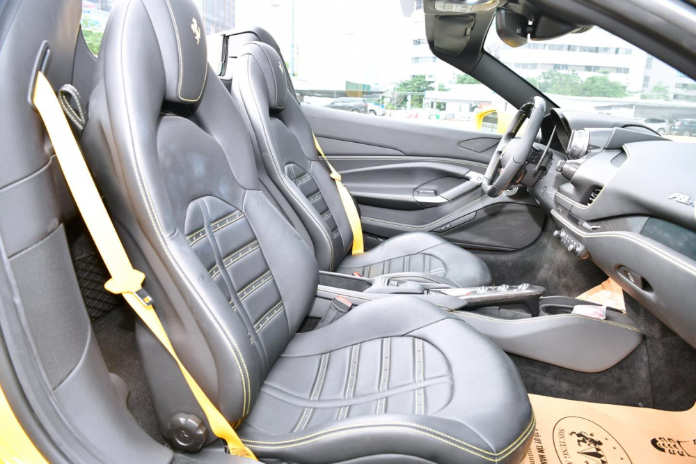 Đây đã là chiếc xe Ferrari F8 Spider thứ 2 về đội của ông Đặng Lê Nguyên Vũ