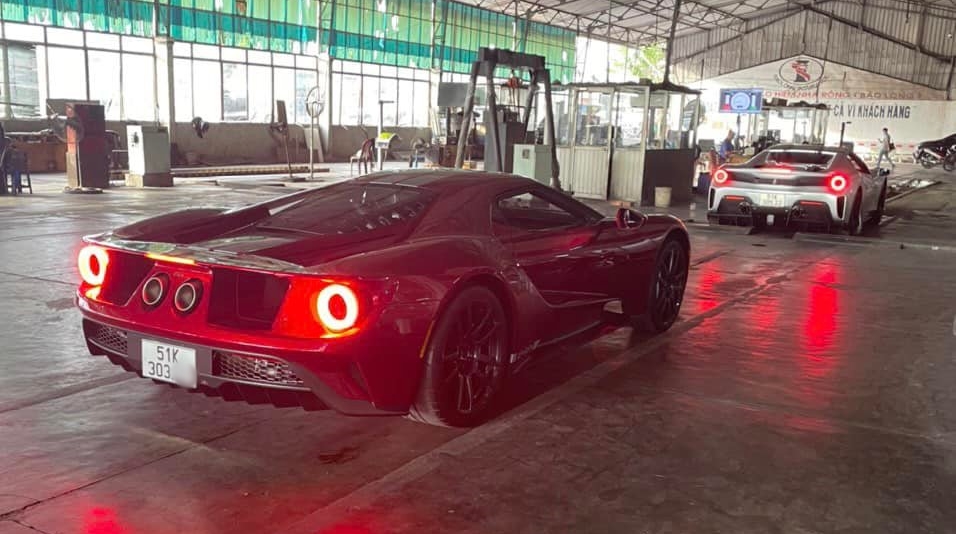 Ferrari 488 Pista Spider và Ford GT của Đặng Lê Nguyên Vũ mới mua chính thức có biển số Ferrari 488 Pista Spider và Ford GT của Đặng Lê Nguyên Vũ mới mua chính thức có biển số