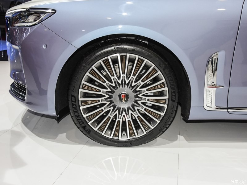 V&agrave;nh la-zăng 20 inch của Hồng Kỳ H9+