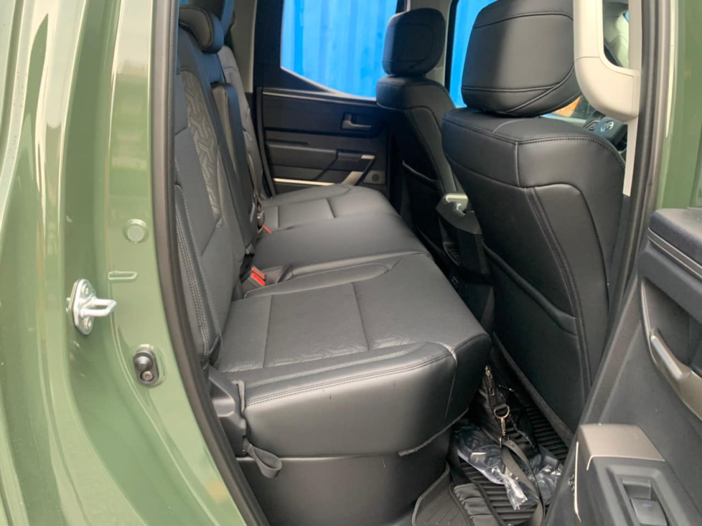 Ghế sau của Toyota Tundra 2022 có thể gập 60:40 Ghế sau của Toyota Tundra 2022 có thể gập 60:40