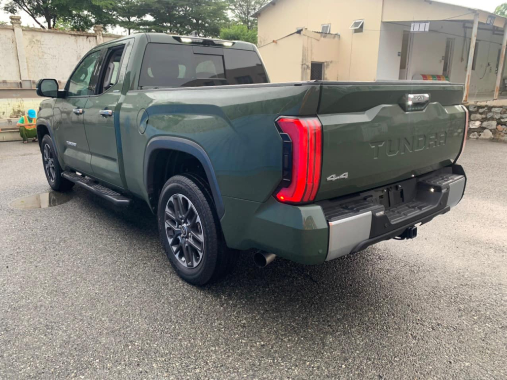 Chiếc Toyota Tundra 2022 này được nhập khẩu tư nhân và có giá lên đến 4,5 tỷ đồng Chiếc Toyota Tundra 2022 này được nhập khẩu tư nhân và có giá lên đến 4,5 tỷ đồng