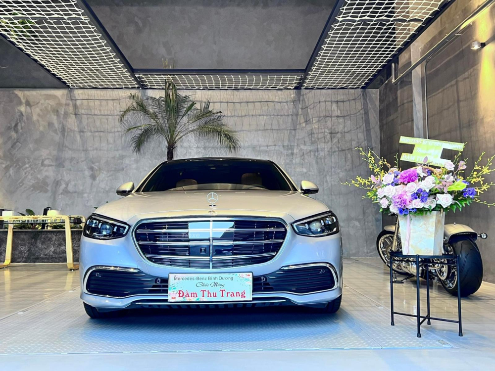 Vợ chồng Cường Vợ chồng Cường Đô-la tậu xe sang Mercedes-Benz S450 thế hệ mới, giá từ 5,5 tỷ đồng