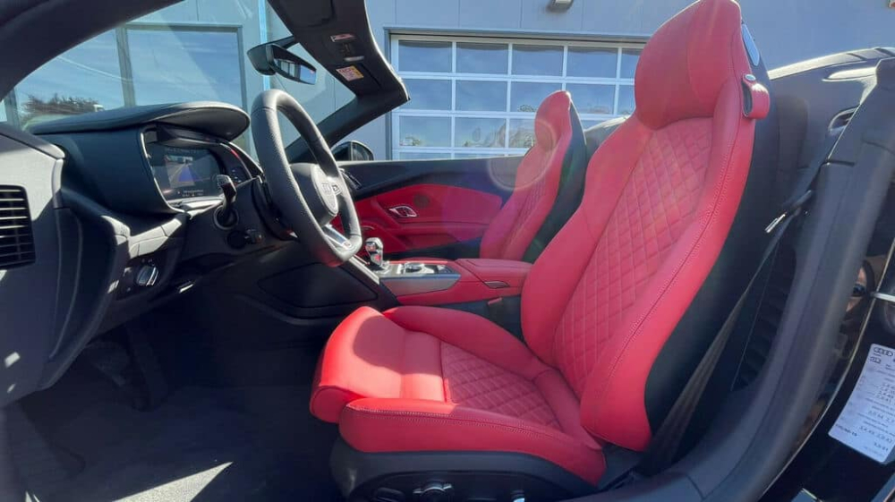 Nội thất siêu xe mui trần Audi R8 V10 Spyder bản nâng cấp nhăm nhe về nước