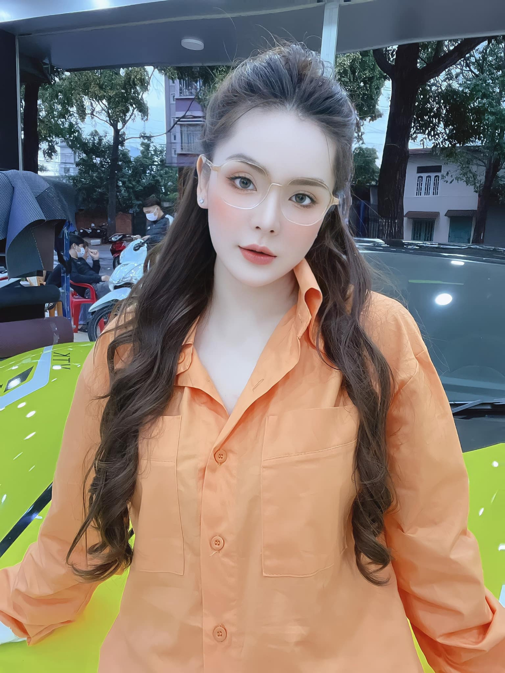 Lộ diện chủ nhân siêu xe Ferrari 488 GTB về Đắk Lắk định cư Lộ diện chủ nhân siêu xe Ferrari 488 GTB về Đắk Lắk định cư