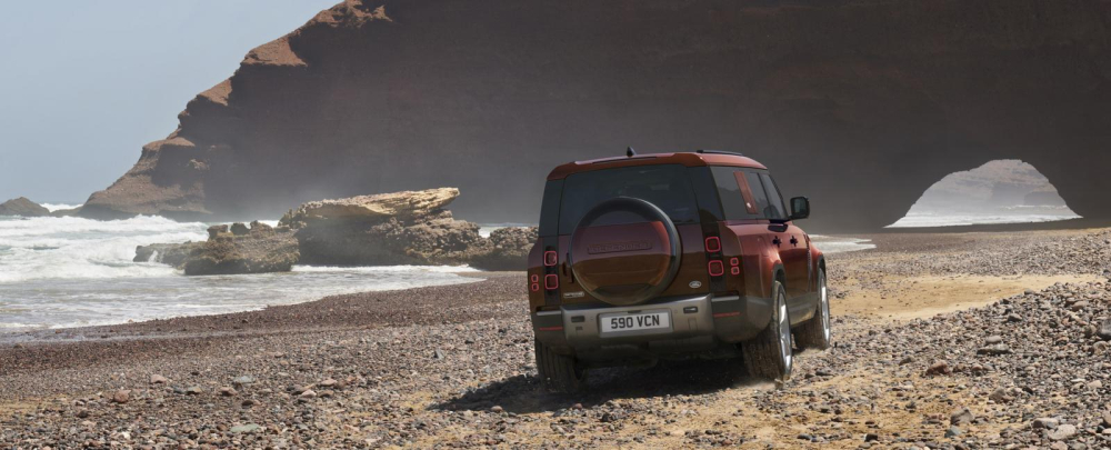 Land Rover Defender 130 2023 m&agrave;u đỏ Sedona Red mới