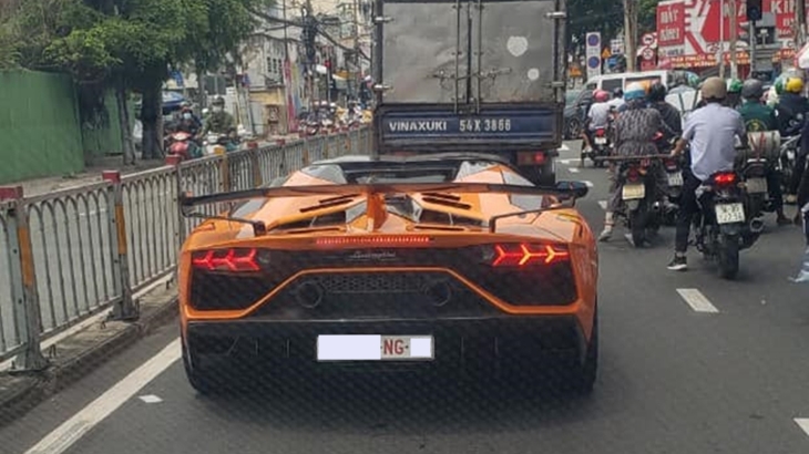 Siêu xe Lamborghini Aventador SVJ Roadster chính thức có Siêu xe Lamborghini Aventador SVJ Roadster chính thức có chứng minh nhân dân sau nửa năm về nước
