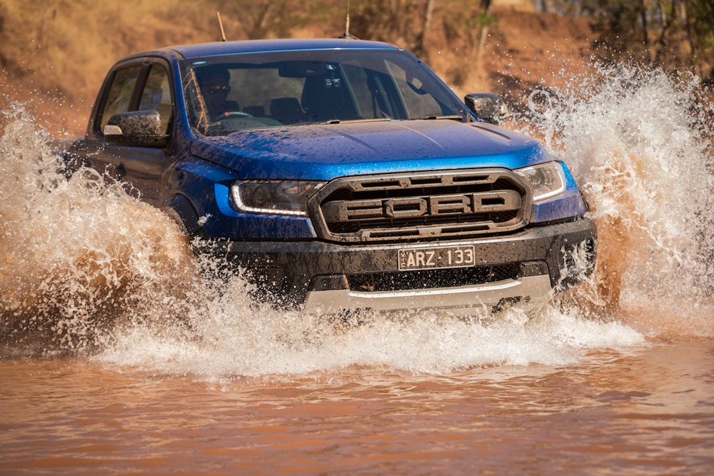 Ford Ranger Raptor có giá bán hơn 1,2 tỷ đồng và khoảng gầm sáng 283 mm Ford Ranger Raptor có giá bán hơn 1,2 tỷ đồng và khoảng gầm sáng 283 mm