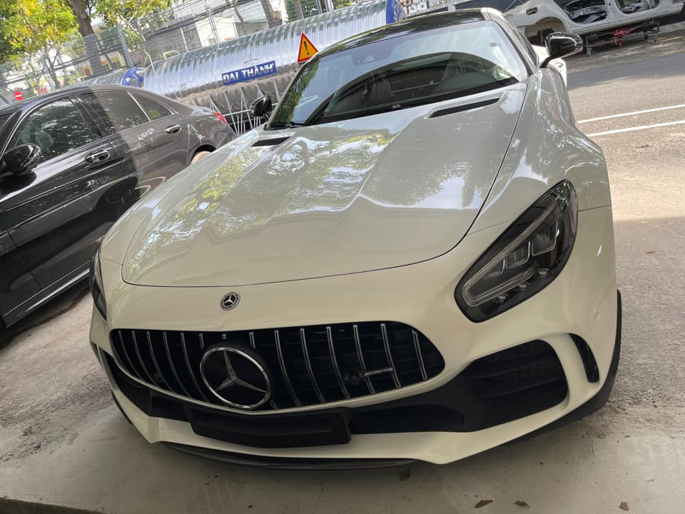 Mercedes-AMG GT R chính hãng thứ 3 về nước Mercedes-AMG GT R chính hãng thứ 3 về nước