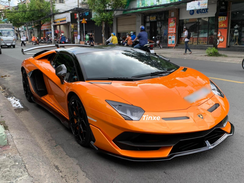 Đ&acirc;y l&agrave; 1 trong 800 xe Lamborghini Aventador SVJ Roadster sản xuất to&agrave;n cầu