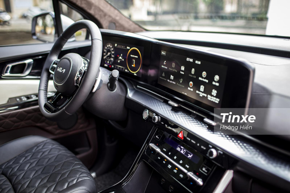 Nội thất KIA Carnival Royal