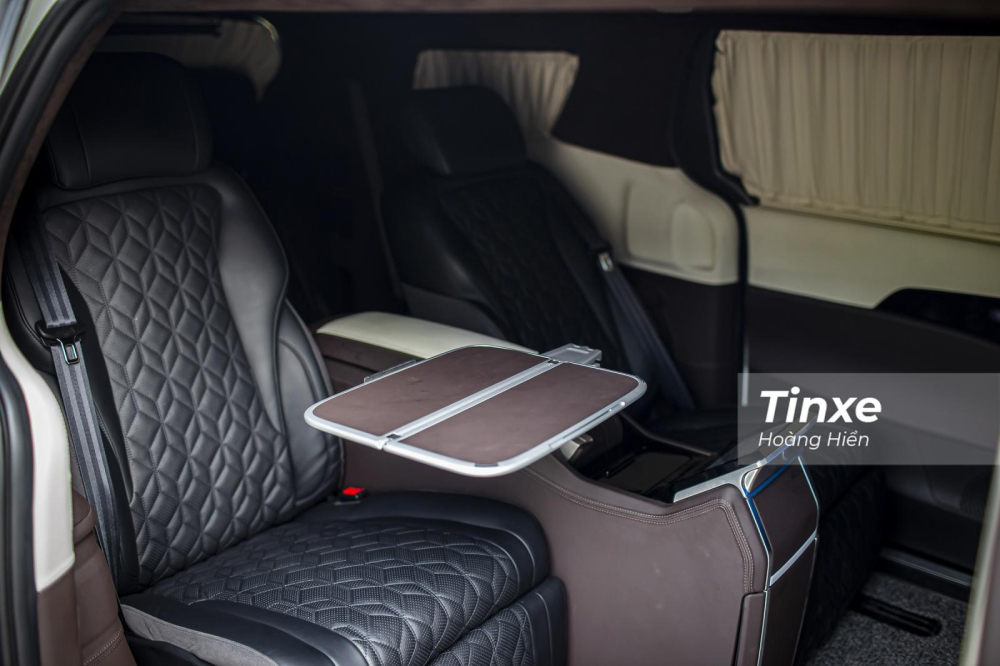 Ở bệ t&igrave; tay c&ograve;n c&oacute; b&agrave;n gấp