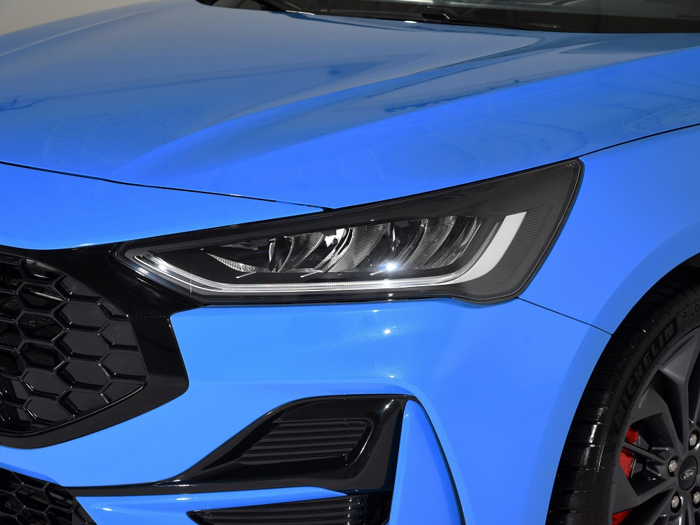 Cụm đèn pha sắc sảo hơn của Ford Focus 2022 Cụm đèn pha sắc sảo hơn của Ford Focus 2022