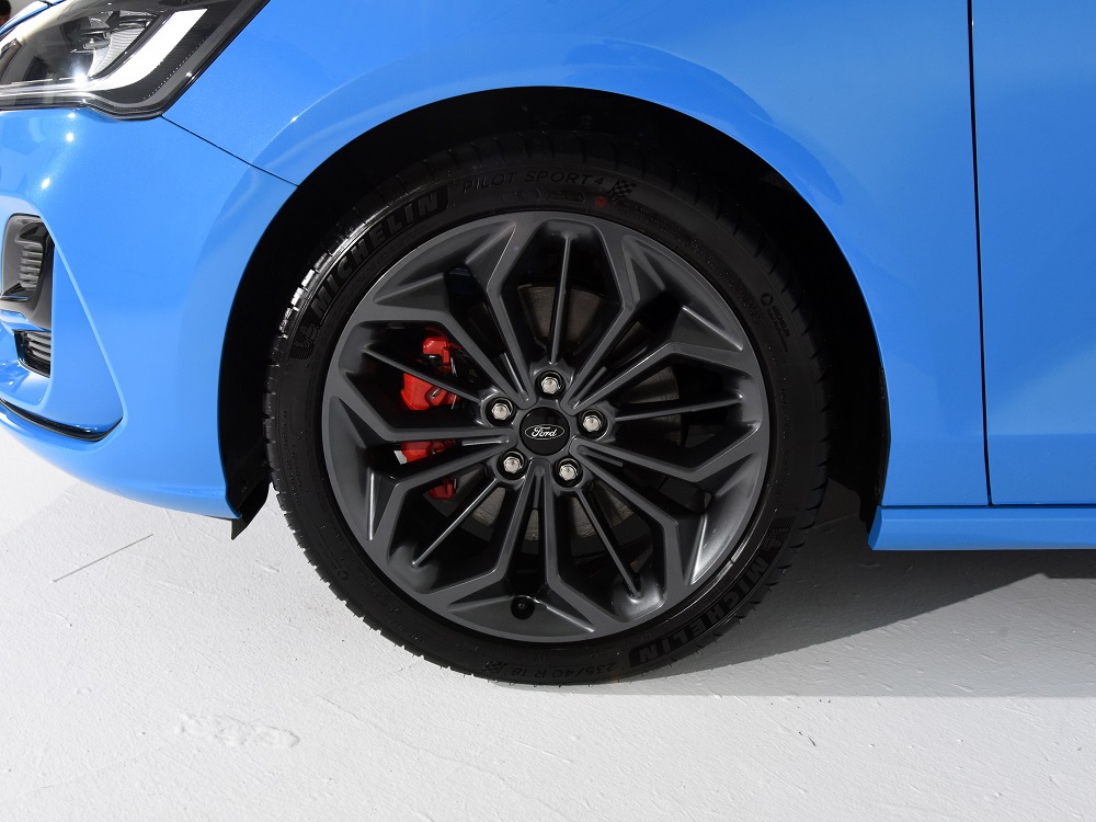Vành 18 inch của Ford Focus 2022 phiên bản ST Line Vành 18 inch của Ford Focus 2022 phiên bản ST Line