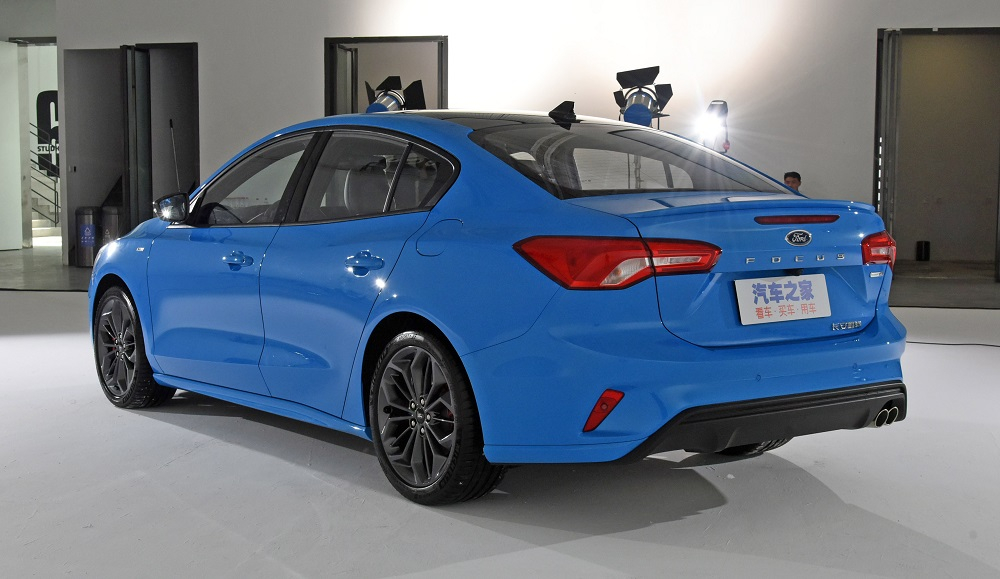 Ford Focus 2022 có thêm cản sau mới Ford Focus 2022 có thêm cản sau mới