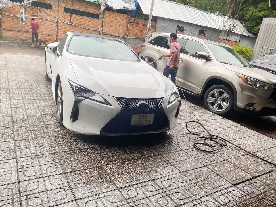 Lexus LC 500h siêu hiếm tại Việt Nam về Cần Thơ định cư