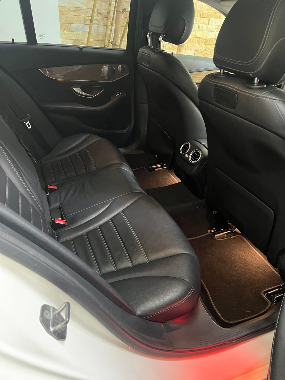 Trường Giang từng chi ra hơn 1,69 tỷ đồng để sở hữu xe Mercedes-Benz C250 Exclusive đời 2017
