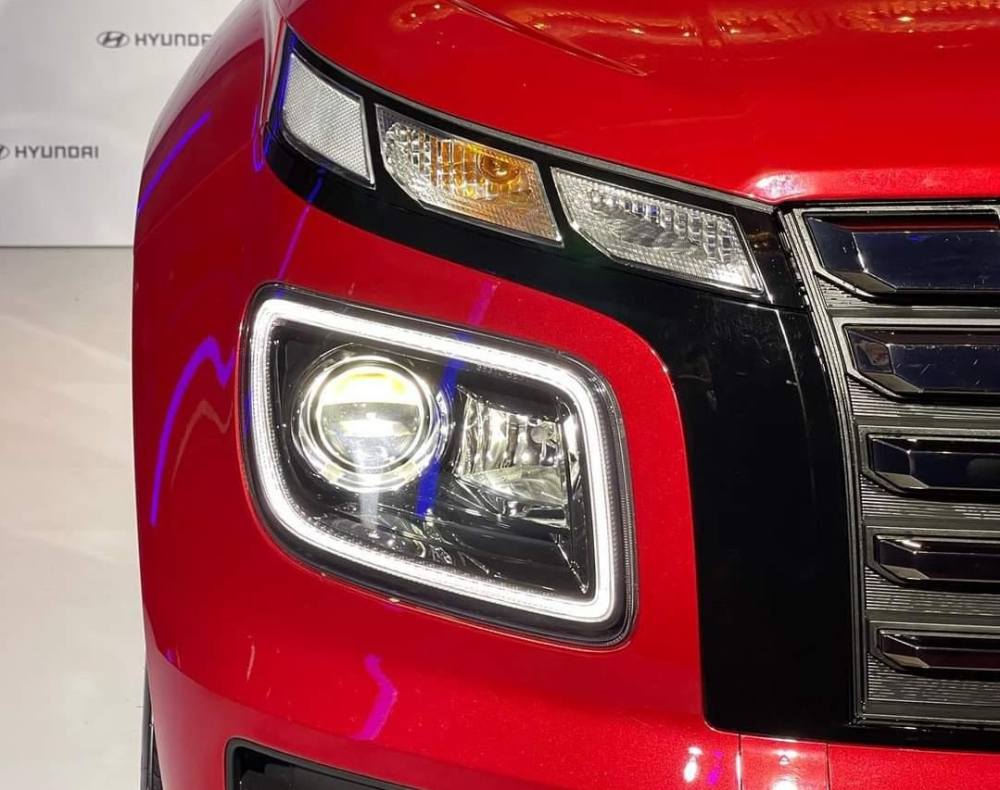 Cận cảnh hệ thống đèn 2 tầng trên đầu xe của Hyundai Venue 2022 Cận cảnh hệ thống đèn 2 tầng trên đầu xe của Hyundai Venue 2022