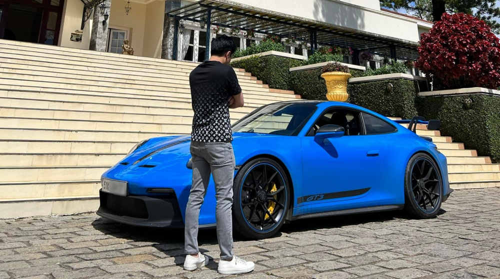Cường Đ&ocirc;-la mới c&oacute; trải nghiệm l&aacute;i xe Porsche 911 GT3 992 từ S&agrave;i th&agrave;nh đi Đ&agrave; Lạt v&agrave; quay về sau đ&oacute; trong ng&agrave;y