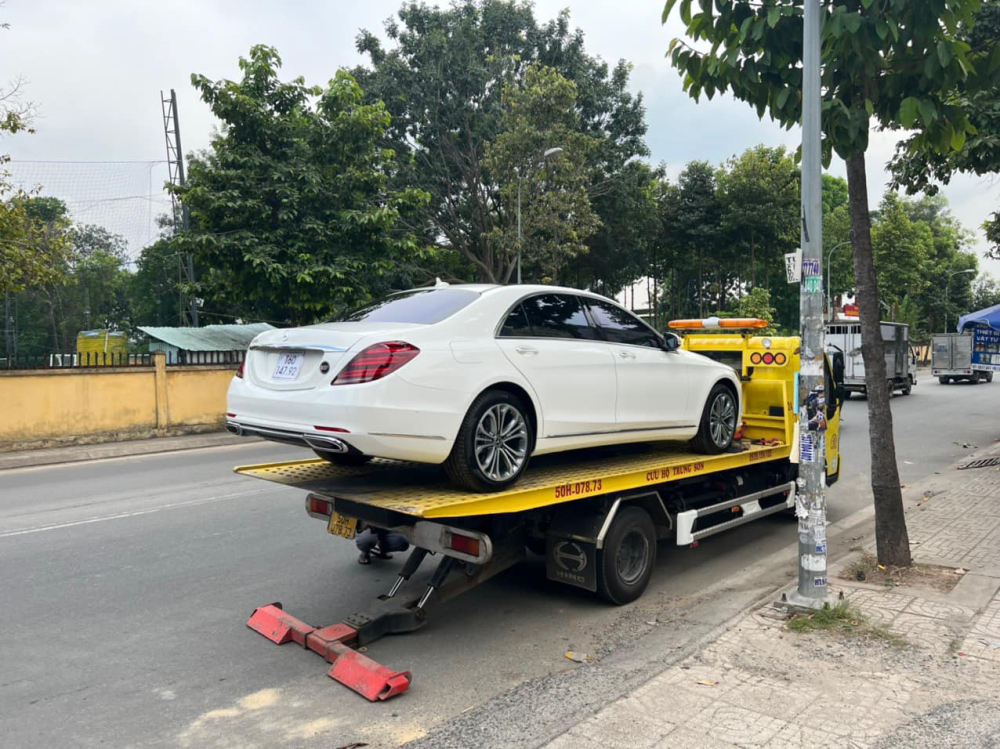 Mercedes-Benz S450L Luxury có giá trên 5 tỷ đồng Mercedes-Benz S450L Luxury có giá trên 5 tỷ đồng