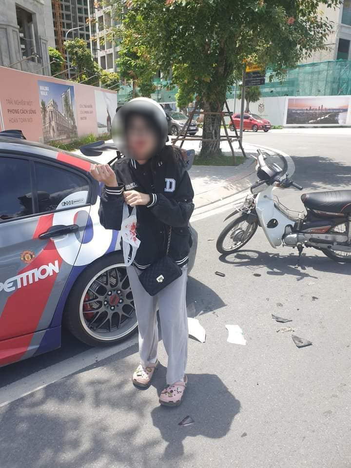 1 nữ sinh bị thương ở mặt sau vụ tai nạn 1 nữ sinh bị thương ở mặt sau vụ tai nạn