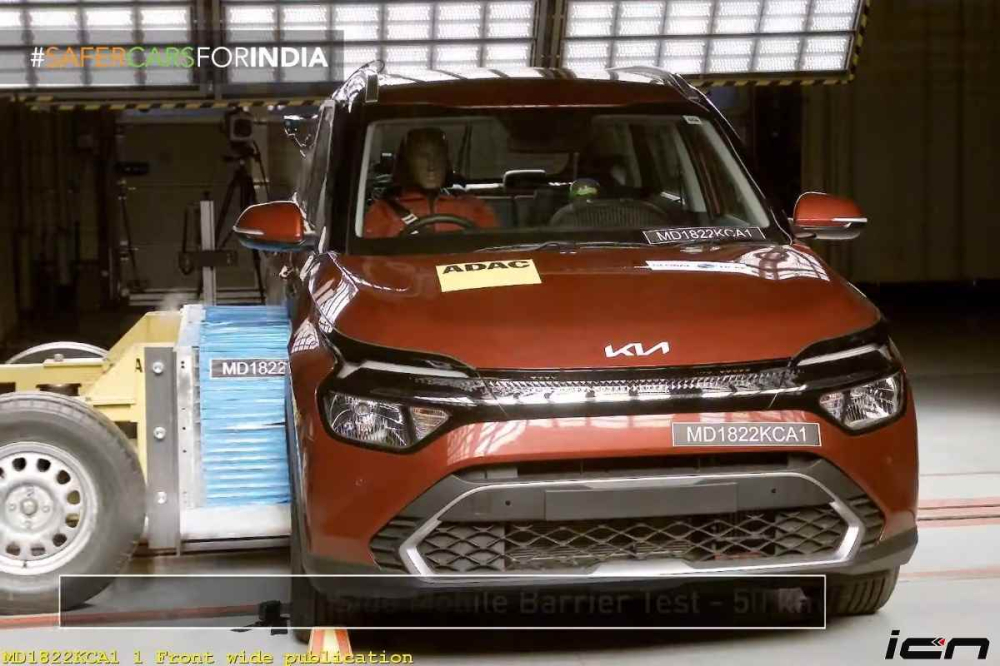 Kia Carens 2022 tham gia thử nghiệm va chạm bên sườn Kia Carens 2022 tham gia thử nghiệm va chạm bên sườn