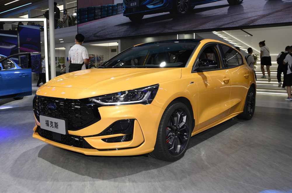 Ford Focus 2022 trong triển lãm Ô tô Trùng Khánh 2022