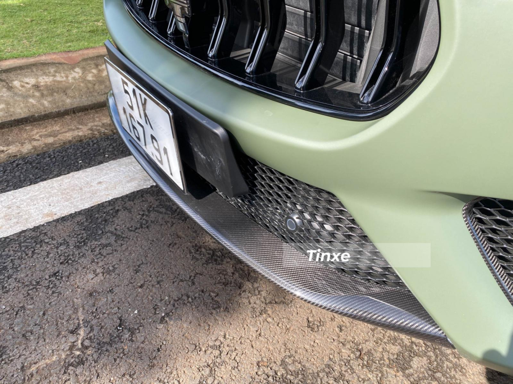 Cản va trước bằng carbon Cản va trước bằng carbon