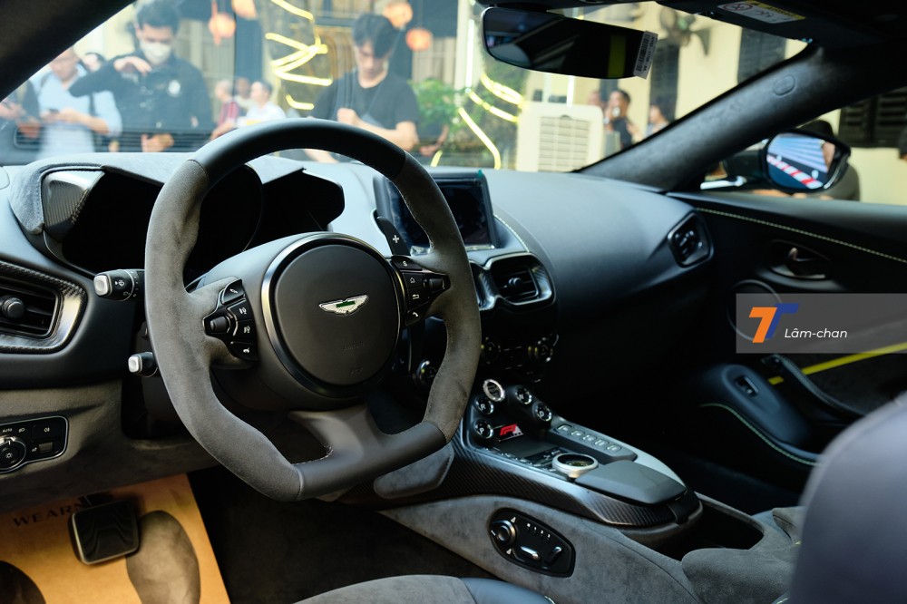 Nội thất của Aston Martin Vantage F1 Edition.