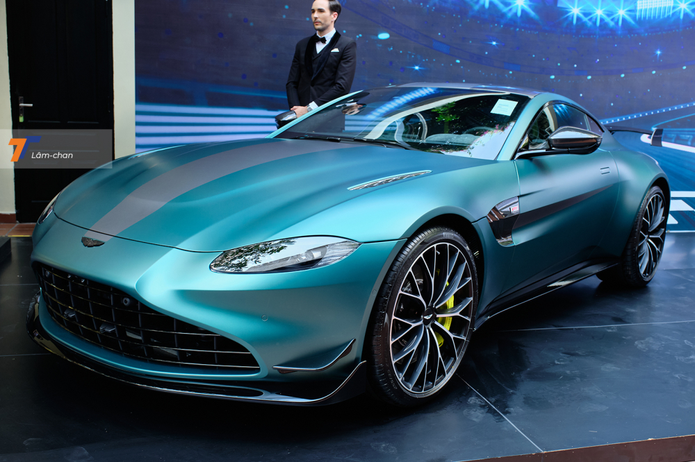 Aston Martin Vantage F1 Edition được chốt gi&aacute; 18,799 tỷ đồng tại Việt Nam.