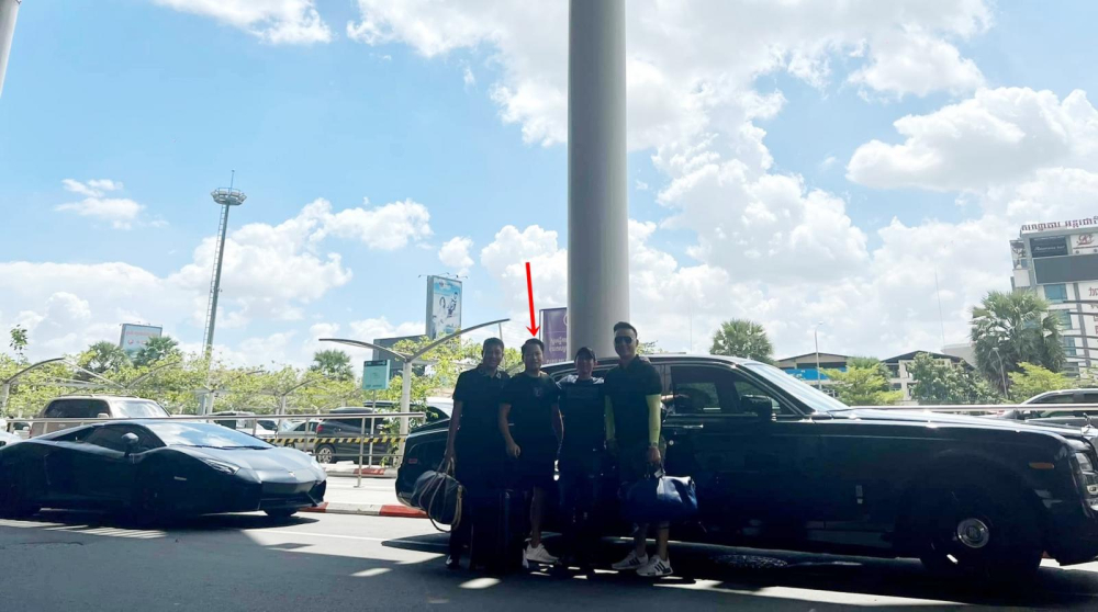 Hoàng Kim Khánh bay sang Campuchia từ đầu tuần, đơn vị nhập khẩu mang Lamborghini Aventador và Rolls-Royce Phantom ra đón Hoàng Kim Khánh bay sang Campuchia từ đầu tuần, đơn vị nhập khẩu mang Lamborghini Aventador và Rolls-Royce Phantom ra đón