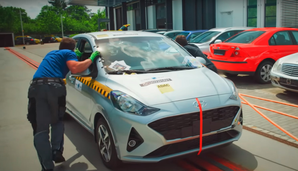 Chiếc Hyundai Grand i10 Sedan dùng trong thử nghiệm an toàn của Global NCAP Chiếc Hyundai Grand i10 Sedan dùng trong thử nghiệm an toàn của Global NCAP