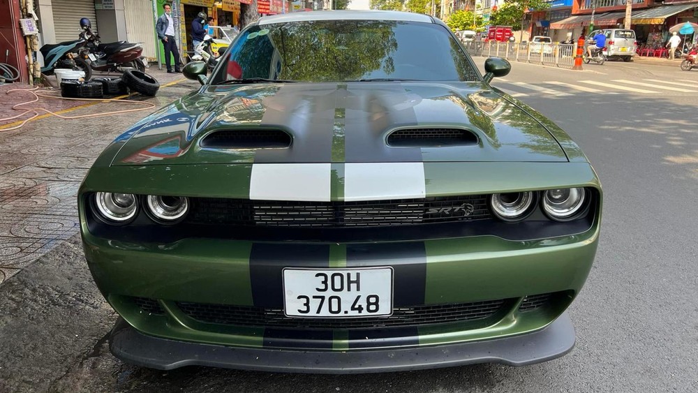 Dodge Challenger SRT Hellcat Redeye của ông Đặng Lê Nguyên Vũ chỉ có đúng 1 xe tại Việt Nam Dodge Challenger SRT Hellcat Redeye của ông Đặng Lê Nguyên Vũ chỉ có đúng 1 xe tại Việt Nam