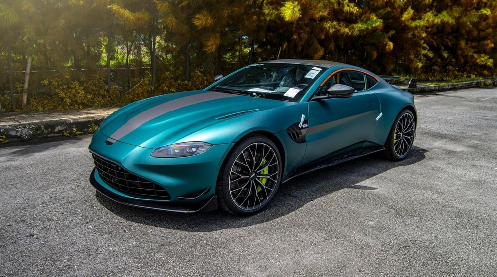 Aston Martin Vantage F1 Edition của Đặng Lê Nguyên Vũ có màu xanh Racing Aston Martin Vantage F1 Edition của Đặng Lê Nguyên Vũ có màu xanh Racing