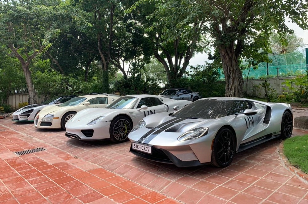 Porsche 918 Spyder cũng là xe hyperar thứ 2 vào garage nghìn tỷ đồng của Qua Vũ Porsche 918 Spyder cũng là xe hyperar thứ 2 vào garage nghìn tỷ đồng của Qua Vũ
