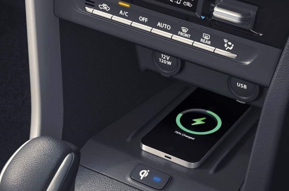 Sạc điện thoại thông minh không dây của Suzuki Brezza 2022 Sạc điện thoại thông minh không dây của Suzuki Brezza 2022