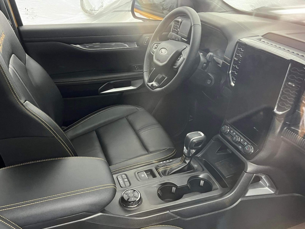 Nội thất bên trong Ford Ranger Wildtrak 2022 đầy đủ không kém gì xe bán tại Thái Lan. Nội thất bên trong Ford Ranger Wildtrak 2022 đầy đủ không kém gì xe bán tại Thái Lan.