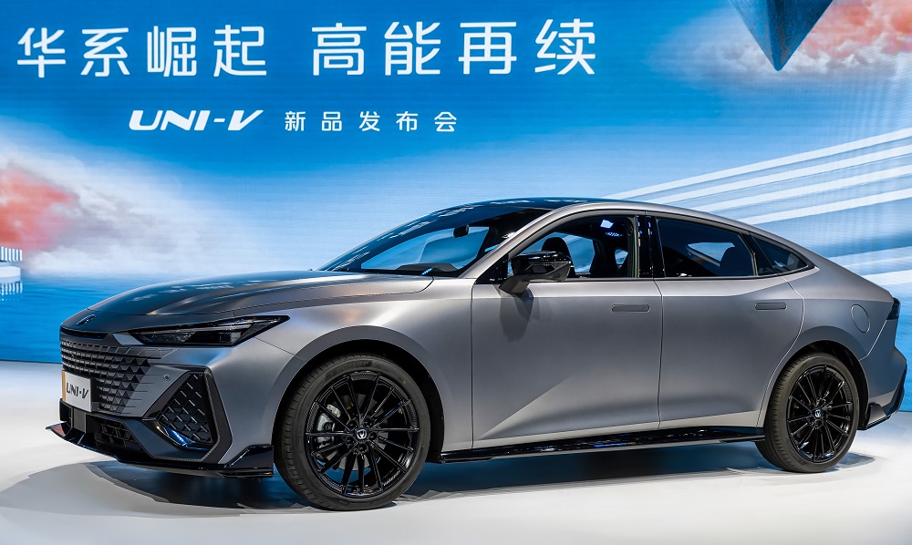 Changan UNI-V 2022 bản 2.0T mới