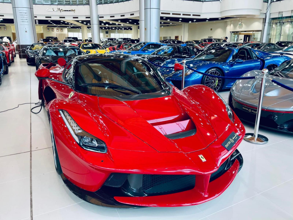 Còn đây là hình ảnh đơn vị nhập khẩu siêu xe chia sẻ về quá trình sang Dubai săn lùng xe cho đại gia Việt vào cuối tháng 5 Còn đây là hình ảnh đơn vị nhập khẩu siêu xe chia sẻ về quá trình sang Dubai săn lùng xe cho đại gia Việt vào cuối tháng 5