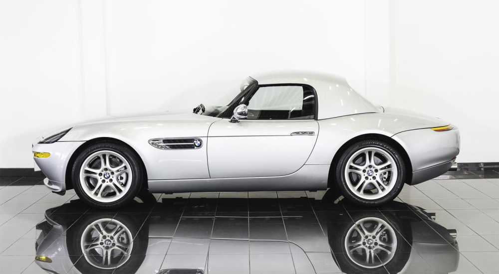 BMW Z8 ở phiên bản mui cứng BMW Z8 ở phiên bản mui cứng