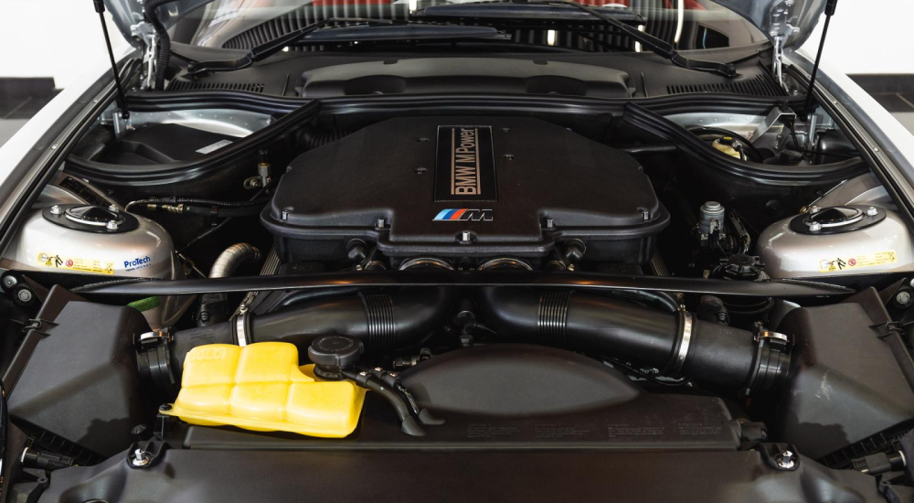 Động cơ chiếc xe BMW Z8 này được đánh giá không có 1 hạt bụi Động cơ chiếc xe BMW Z8 này được đánh giá không có 1 hạt bụi