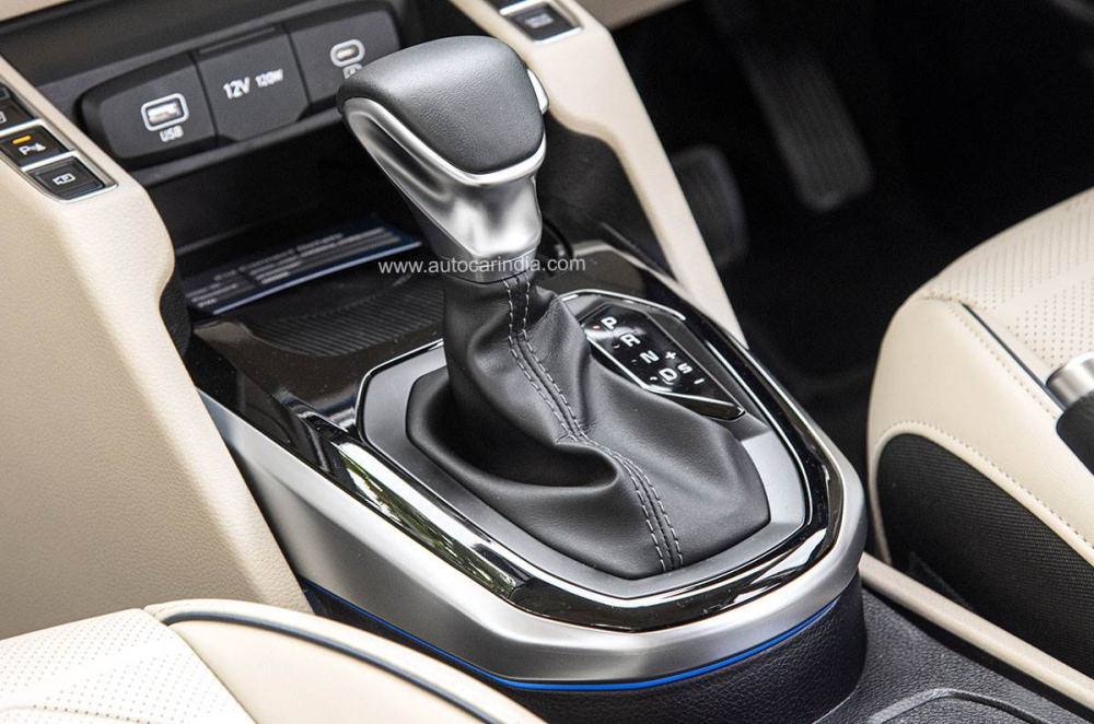 Hộp số DCT 7 cấp của Kia Carens 2022 không nhanh nhẹn như Kia Seltos Hộp số DCT 7 cấp của Kia Carens 2022 không nhanh nhẹn như Kia Seltos