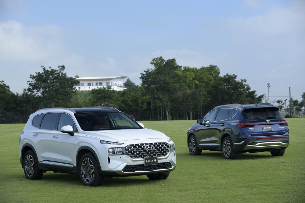Để đổ đầy bình nhiên liệu có thể tích 71 lít của Hyundai Santa Fe thì chủ xe cần bỏ ra 2,334 triệu đồng. Để đổ đầy bình nhiên liệu có thể tích 71 lít của Hyundai Santa Fe thì chủ xe cần bỏ ra 2,334 triệu đồng.