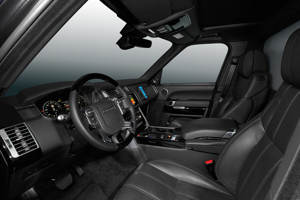 Còn đây là hình ảnh khoang lái của xe Range Rover XXL Limousine độ Klassen Còn đây là hình ảnh khoang lái của xe Range Rover XXL Limousine độ Klassen