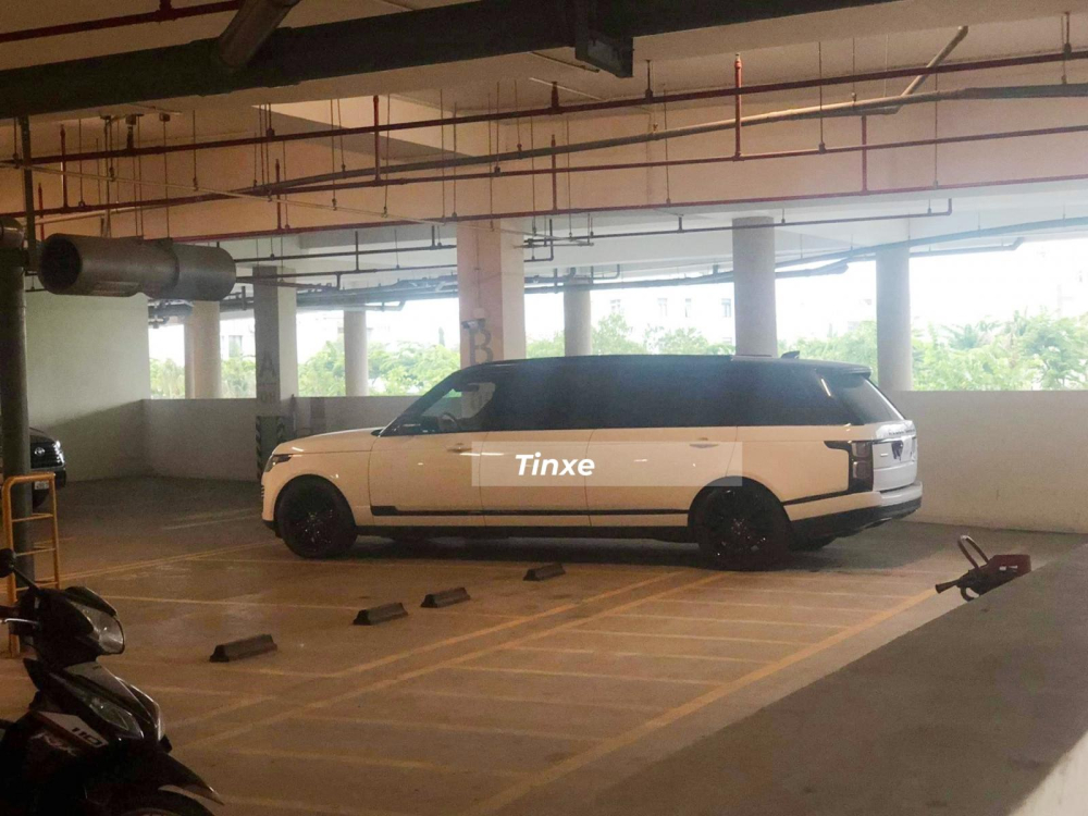 Đại gia Việt âm thầm tậu hàng khủng Range Rover Autobiography độ Klassen, chiều dài lên đến 6,2 m Đại gia Việt âm thầm tậu hàng khủng Range Rover Autobiography độ Klassen, chiều dài lên đến 6,2 m