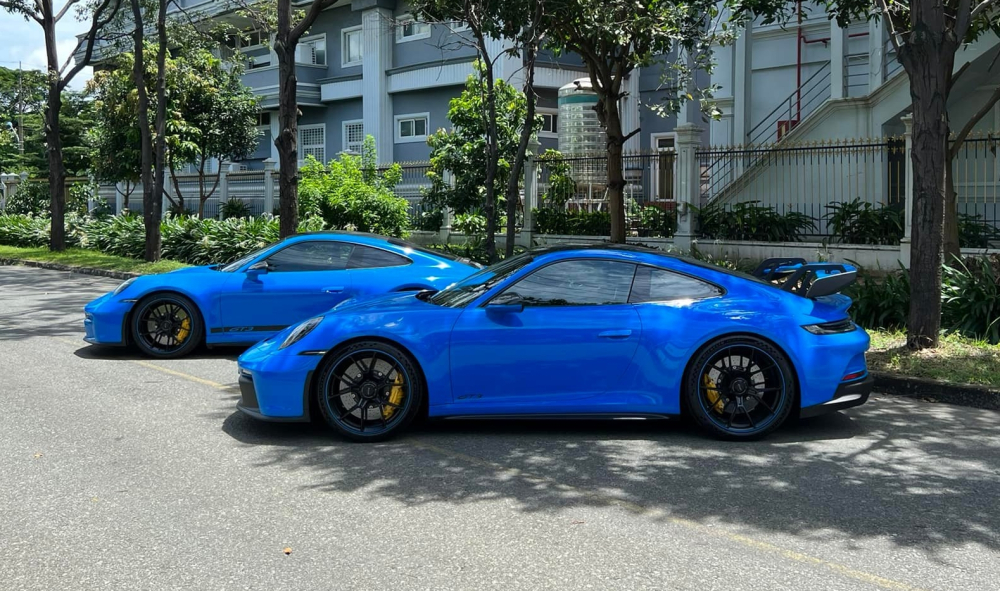 Cặp đôi xe Porsche 911 GT3 992 này có tùy chọn tương đồng nhau