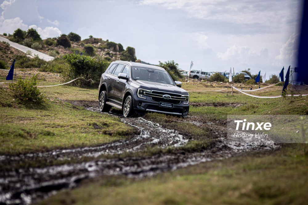 Ford Everest 2022 vừa ra mắt với yêu cầu phải sử dụng dung dịch AdBlue khiến nhiều lái xe bỡ ngỡ.
