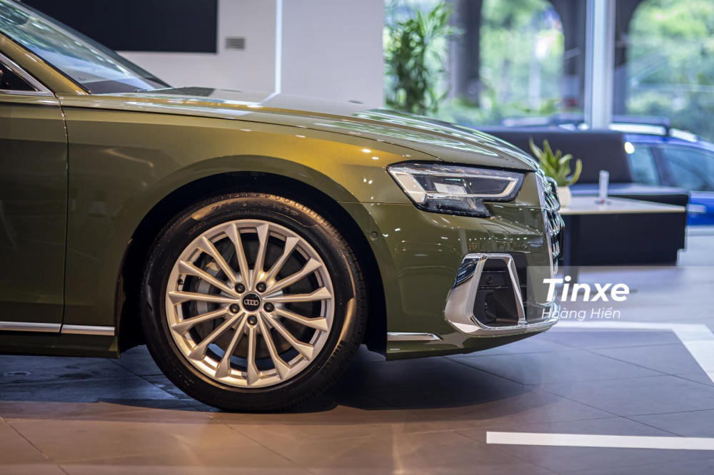 Tuy nhi&ecirc;n bộ m&acirc;m 20 inch của Audi A8L 2022 chưa thực sự được đ&aacute;nh gi&aacute; cao