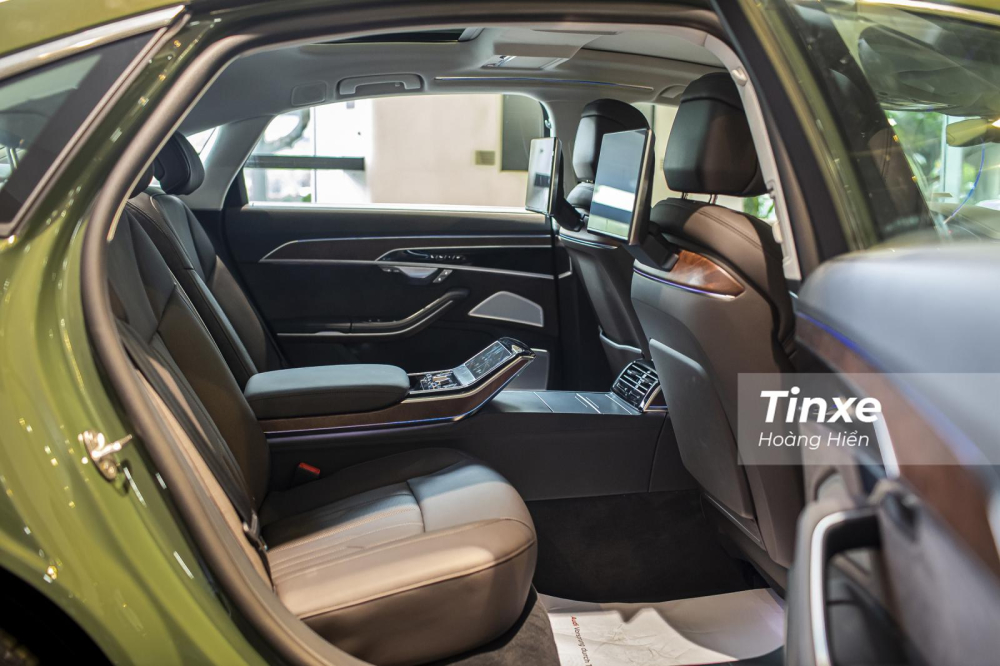 H&agrave;ng ghế thứ 2 tr&ecirc;n Audi A8L 2022