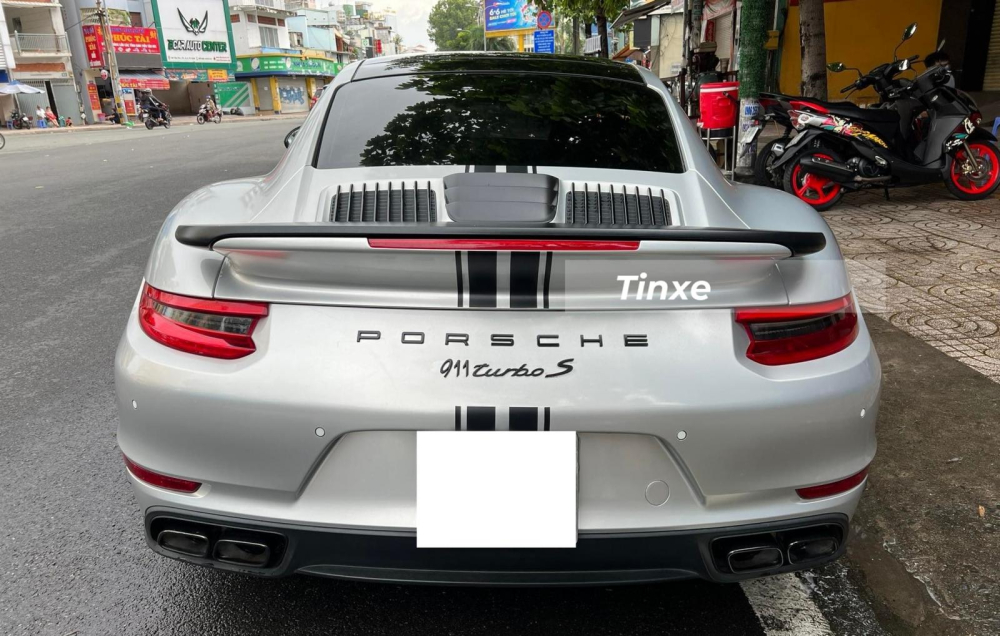 Hiện ông Vũ sở hữu tổng cộng 4 xe Porsche 911 Turbo S thế hệ thứ 7 và 2 xe Porsche 911 Turbo S 992 Hiện ông Vũ sở hữu tổng cộng 4 xe Porsche 911 Turbo S thế hệ thứ 7 và 2 xe Porsche 911 Turbo S 992